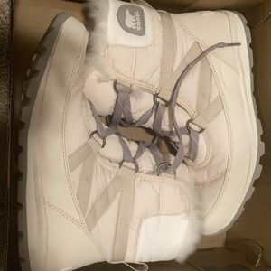 New! Sorel Whitney Boot